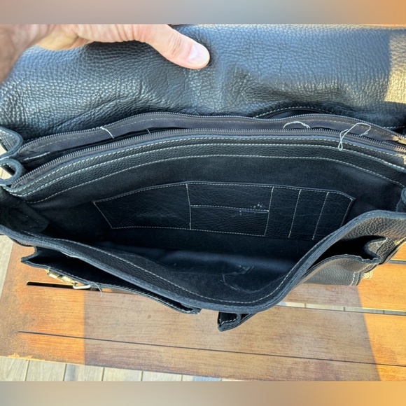 Roots “Tribe” Soft leather briefcase - black - in great used condition - Picture 3 of 8
